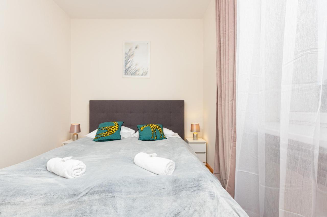 City Center Apartment Elektoralna By Noclegi Renters Warszawa Exteriör bild