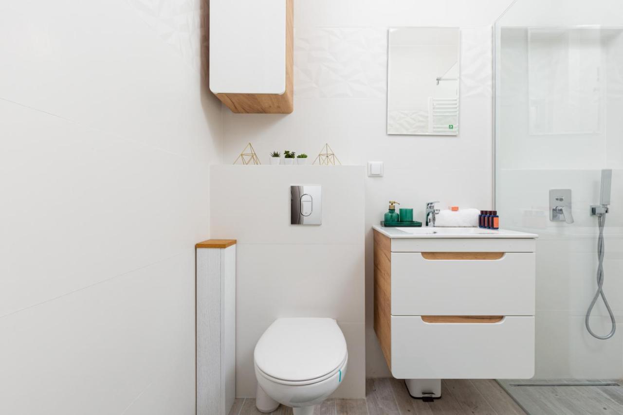 City Center Apartment Elektoralna By Noclegi Renters Warszawa Exteriör bild