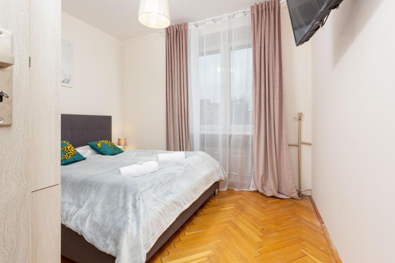 City Center Apartment Elektoralna By Noclegi Renters Warszawa Exteriör bild